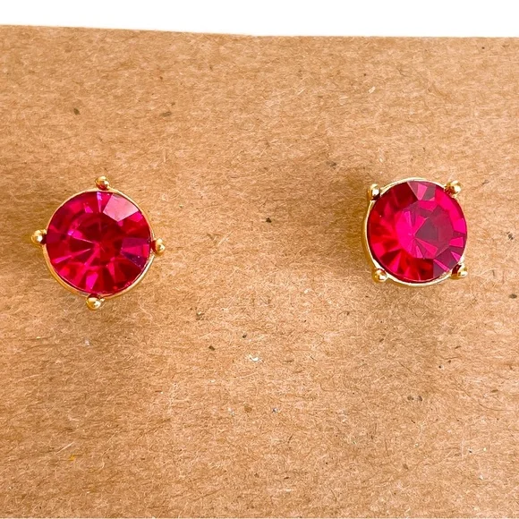 Pink stone on gold tone Stud earrings - Picture 5 of 5
